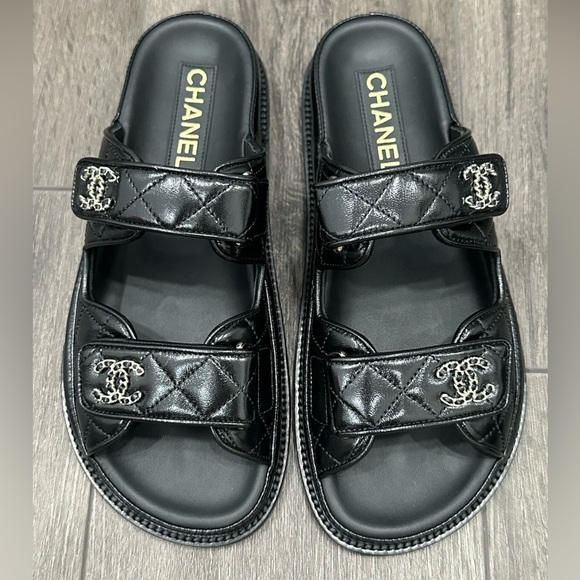 2024P CHANEL BLACK LEATHER OPEN DAD QUILTED CC LOGO SLIDE SANDALS SLIDES MULES - Picture 1 of 15